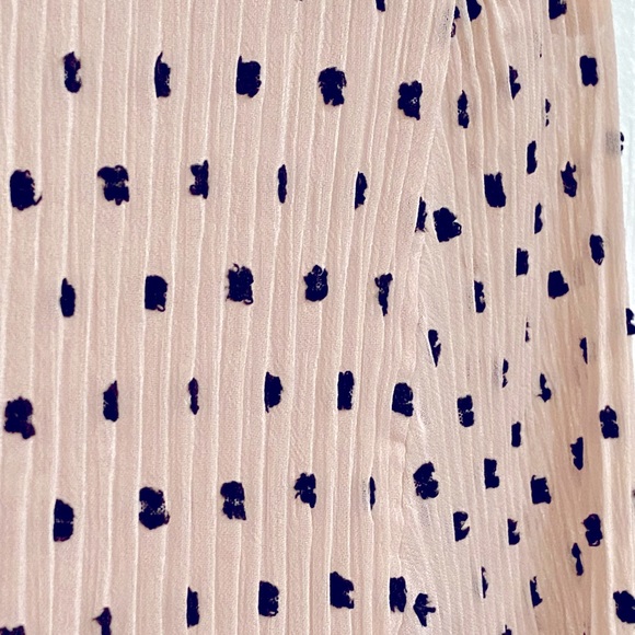 Beautiful Max Studio Blush & Black High Collared Blouse - Picture 7 of 9